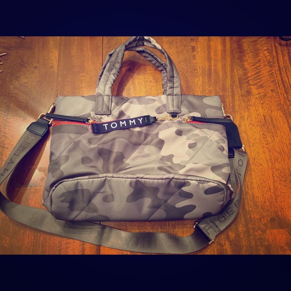 Tommy Hilfiger Kensington Camo Quilted Nylon Tote